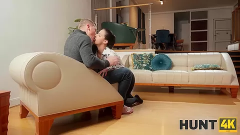 HUNT4K. In the Hands of La Pianiste Cock Seems Bigger