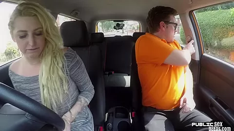 Cowgirl curvy MILF public pussyfucked in car outdoor
