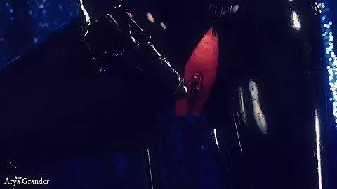 Big Ass Wet Pussy Milf In Latex Rubber Clothes Wanna Fuck With Arya Grander