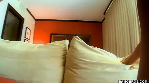 Black and young girl makes good blowjob her boyfriend