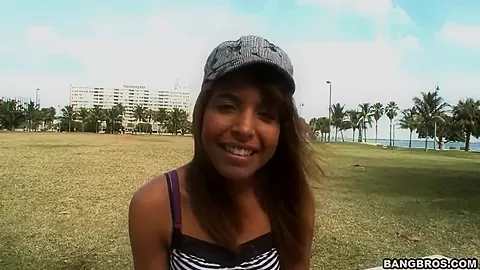 Ð¡ute Miami girl Anna James with natural tits