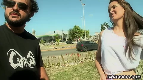 Simple-hearted Sofia gets in car with 2 strangers