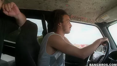 Hot city cruise of the famous bangbus with Star!