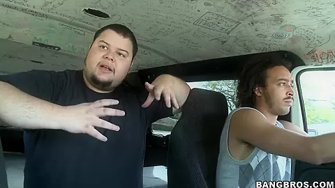 Hot city cruise of the famous bangbus with Star!