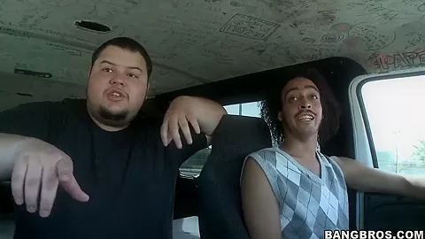 Hot city cruise of the famous bangbus with Star!