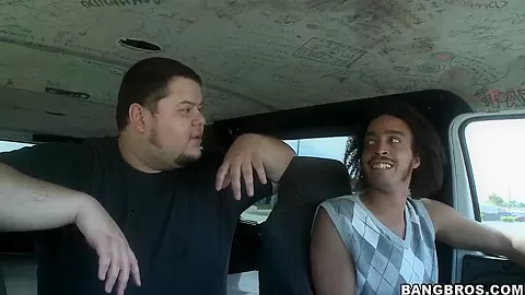 Hot city cruise of the famous bangbus with Star!