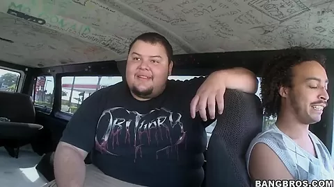 Hot city cruise of the famous bangbus with Star!