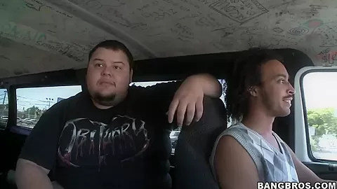 Hot city cruise of the famous bangbus with Star!