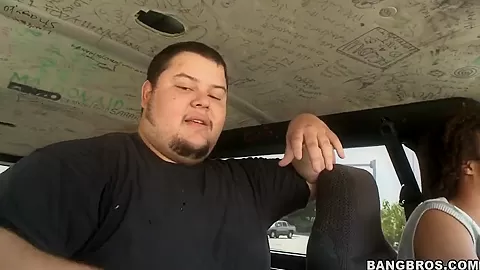 Hot city cruise of the famous bangbus with Star!
