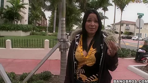 Amazteur teen 18+ bitch Fernanda agreed to go somewhere in stranger's car