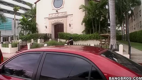 Amazteur teen 18+ bitch Fernanda agreed to go somewhere in stranger's car