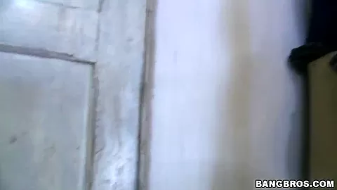 Poor and horny Lidiane fuck for free with horny as well stranger