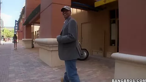 Sian Kennedy sucks cock and gets entirely satisfied