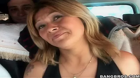 Amateur latina Cristina gets filmed in close up