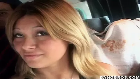 Amateur latina Cristina gets filmed in close up