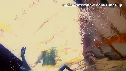 UnderwaterShow Video: 3 girls in the pool