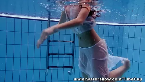 UnderwaterShow Video: Aneta