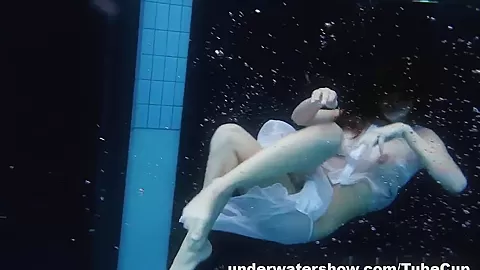 UnderwaterShow Video: Aneta