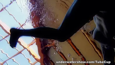 UnderwaterShow Video: Lucie