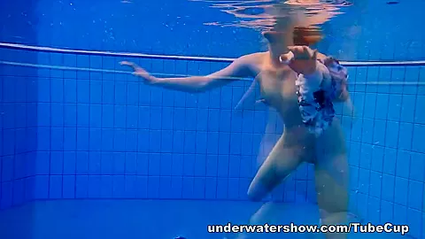 UnderwaterShow Video: Lucie