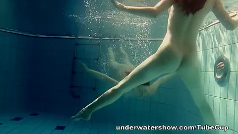 UnderwaterShow Video: Mia nd Petra