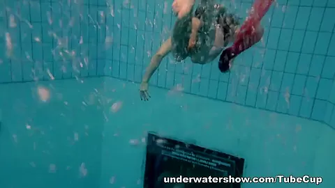 UnderwaterShow Video: Silvie