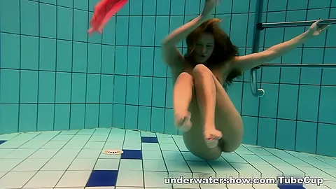 UnderwaterShow Video: Silvie
