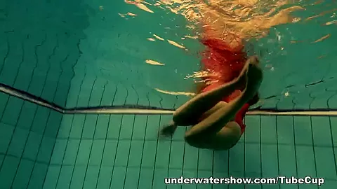 UnderwaterShow Video: Silvie