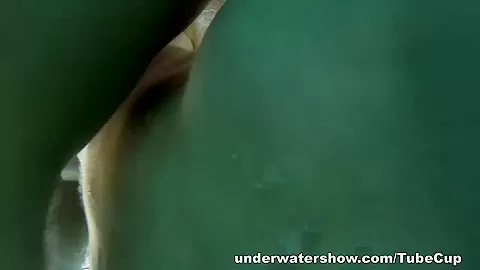 UnderwaterShow Video: Zuzana and Lucie