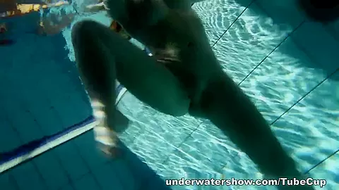 UnderwaterShow Video: Zuzana and Lucie