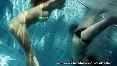 UnderwaterShow Video: Zuzana and Lucie