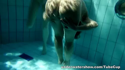 UnderwaterShow Video: Zuzana and Lucie
