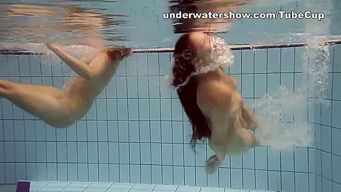 UnderwaterShow Video: Iva Brizgina and Paulinka