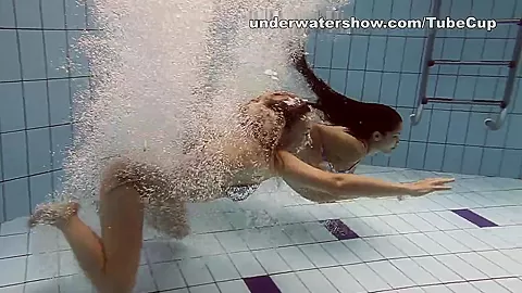 UnderwaterShow Video: Iva Brizgina and Paulinka