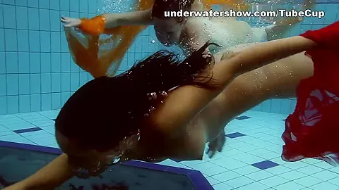 UnderwaterShow Video: Krasula Fedorchuk and Liza Rachinska