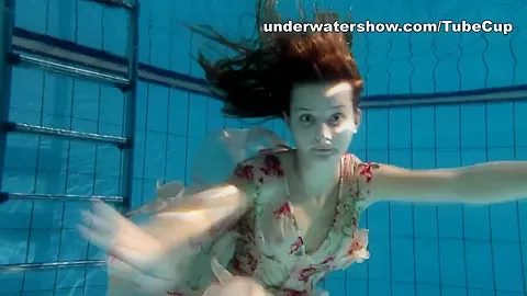 UnderwaterShow Video: Edwige