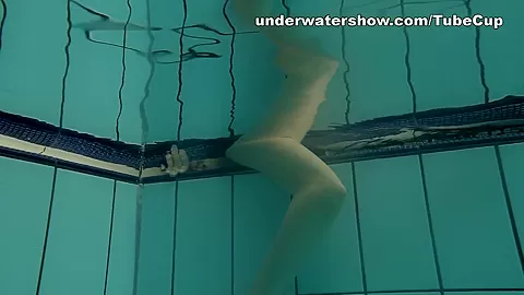 UnderwaterShow Video: Loris Licicia