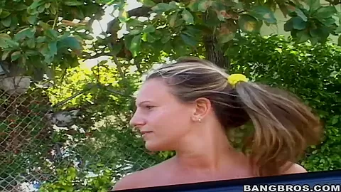 Horny Kate accepts the invitation to ride a car with two dudes