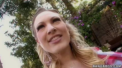 Cute blonde shows off and gets licked