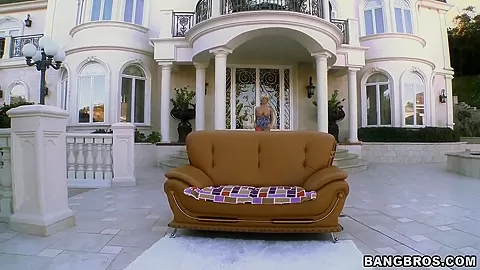 Hot Joslyn gets her ass full of dildo