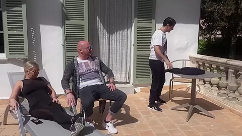 MILFs Gets Her Ass Fucked Outdoor