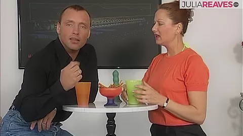 Horny MILF Gets It on with a Dildo