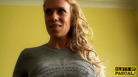 Solo uk sub toying her pussy until orgasm