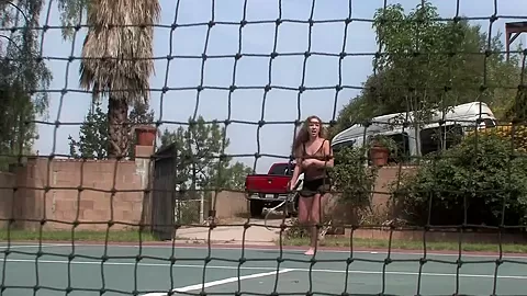 Gorgeous chick drains big dick in the gym