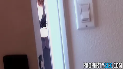 Real estate agent uses sex to get new client