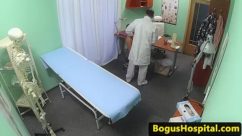 Orally pleasured patient pussyfucked by doc
