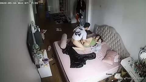 Hackers use the camera to remote monitoring of a lover's home life.607