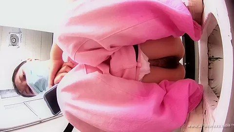 chinese girls go to toilet.314