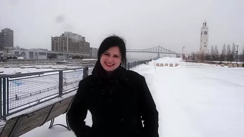 Lizbeth, 25 years old, archives and flakes up!