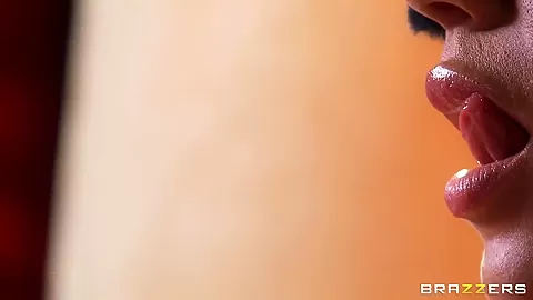 The blindfold babe and the big nice dick in her holes